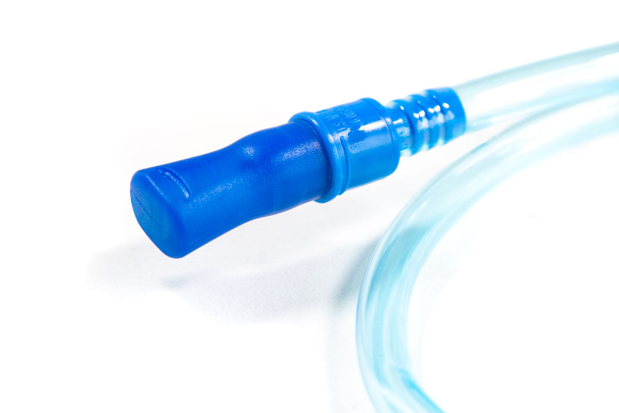 Zoom de la poche a eau d'1L Aquadesign, tuyau permettant hydration