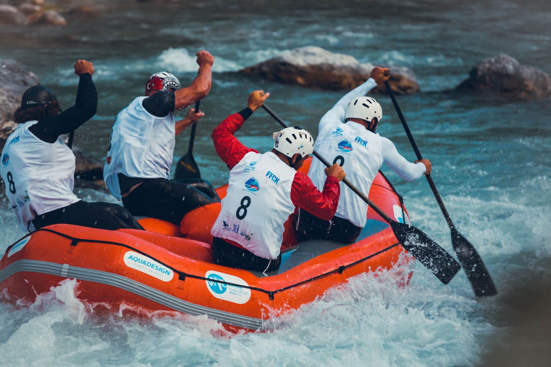 Photo du raft compétition en situation durant les Championnat du monde de raft 2021