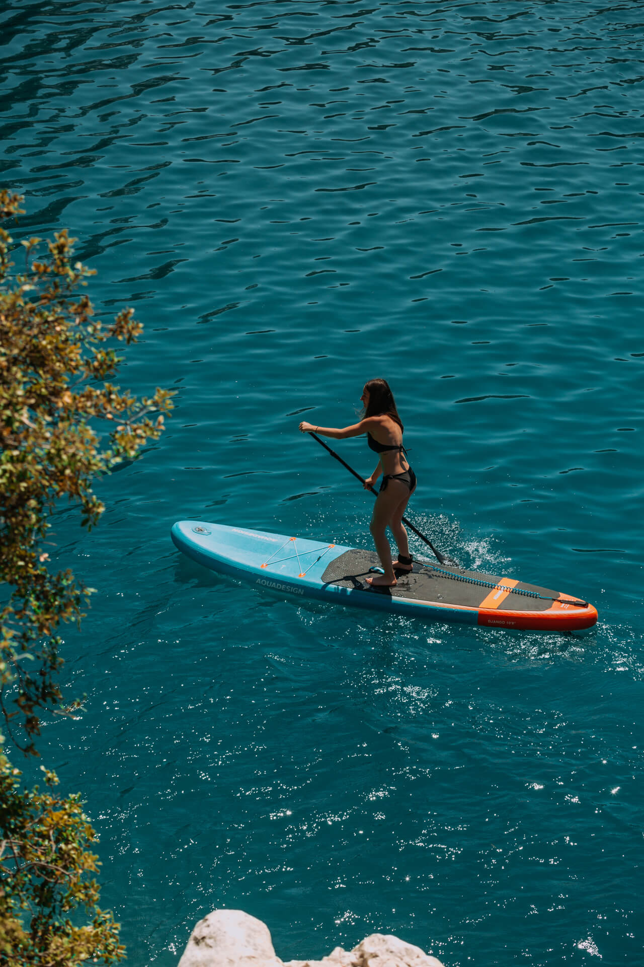 Photo du SUP Django 10'8 en situation, prise de vitesse sans forcer