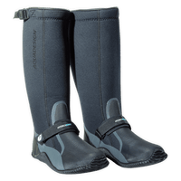 Paire bottes néoprène Hydroboot 5mm noires vue 3/4 avant, tige haute et volume mis en valeur, Aquadesign
