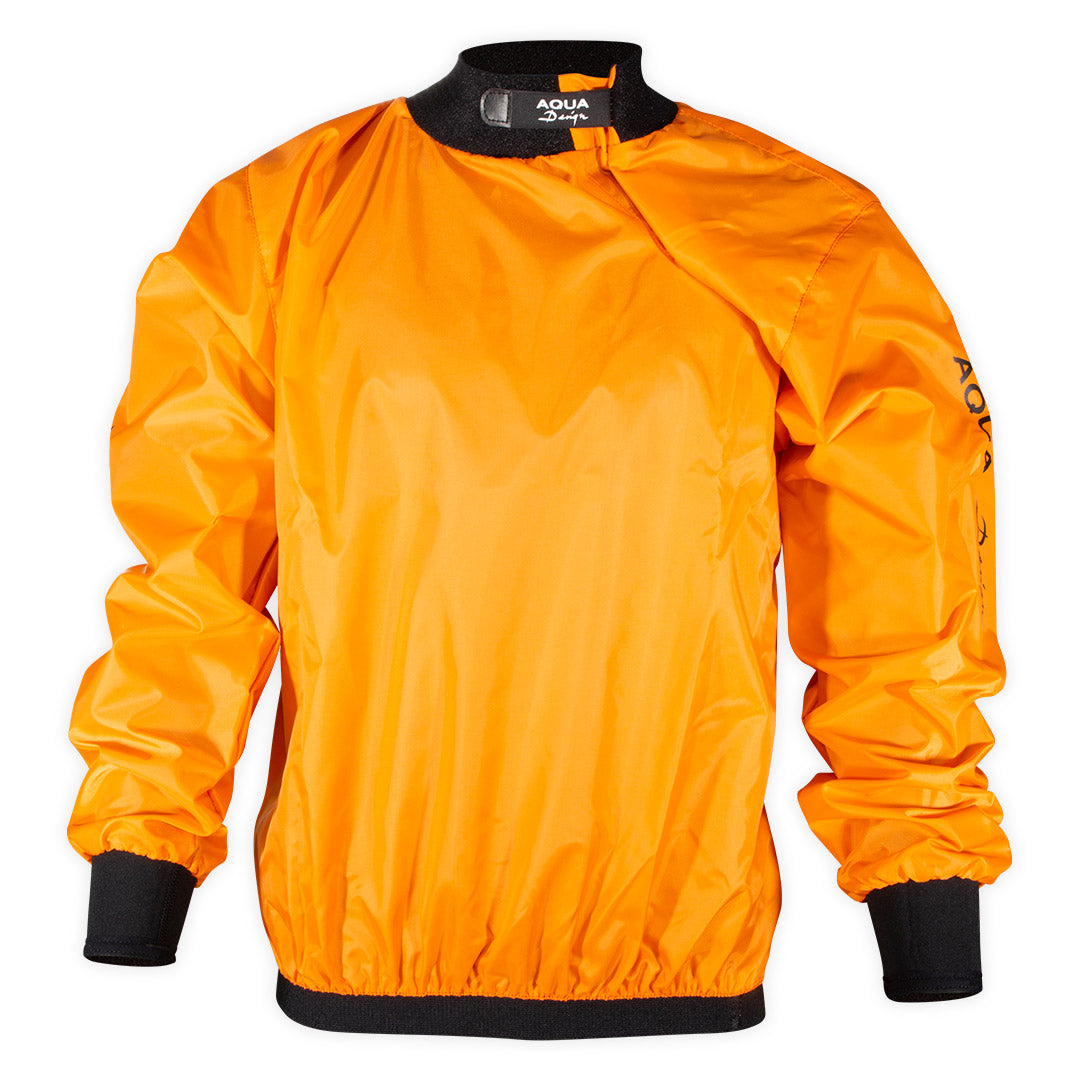 Coupe-vent Touring orange kayak vue face studio, manchettes élastiques Aquadesign