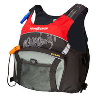 Gilet kayak Ocean 70N rouge et noir vue 3/4, poche filet avant et grandes bretelles réglables