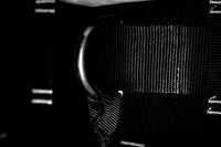 Gilet Trisuli Aquadesign, détail anneau en D inox de sécurité sur sangle noire renforcée