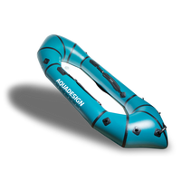 Packraft Yupik PVC bleu Aquadesign 1 place professionnel, vue 3/4 angle studio avec ombre
