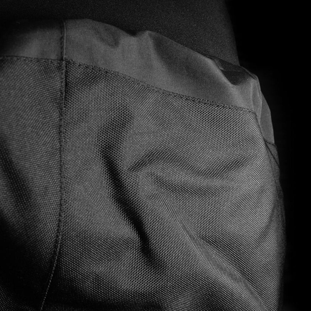 Pantalon Hiptech Pant Aquadesign, détail doublure intérieure à carreaux avec surpiqûre overlock