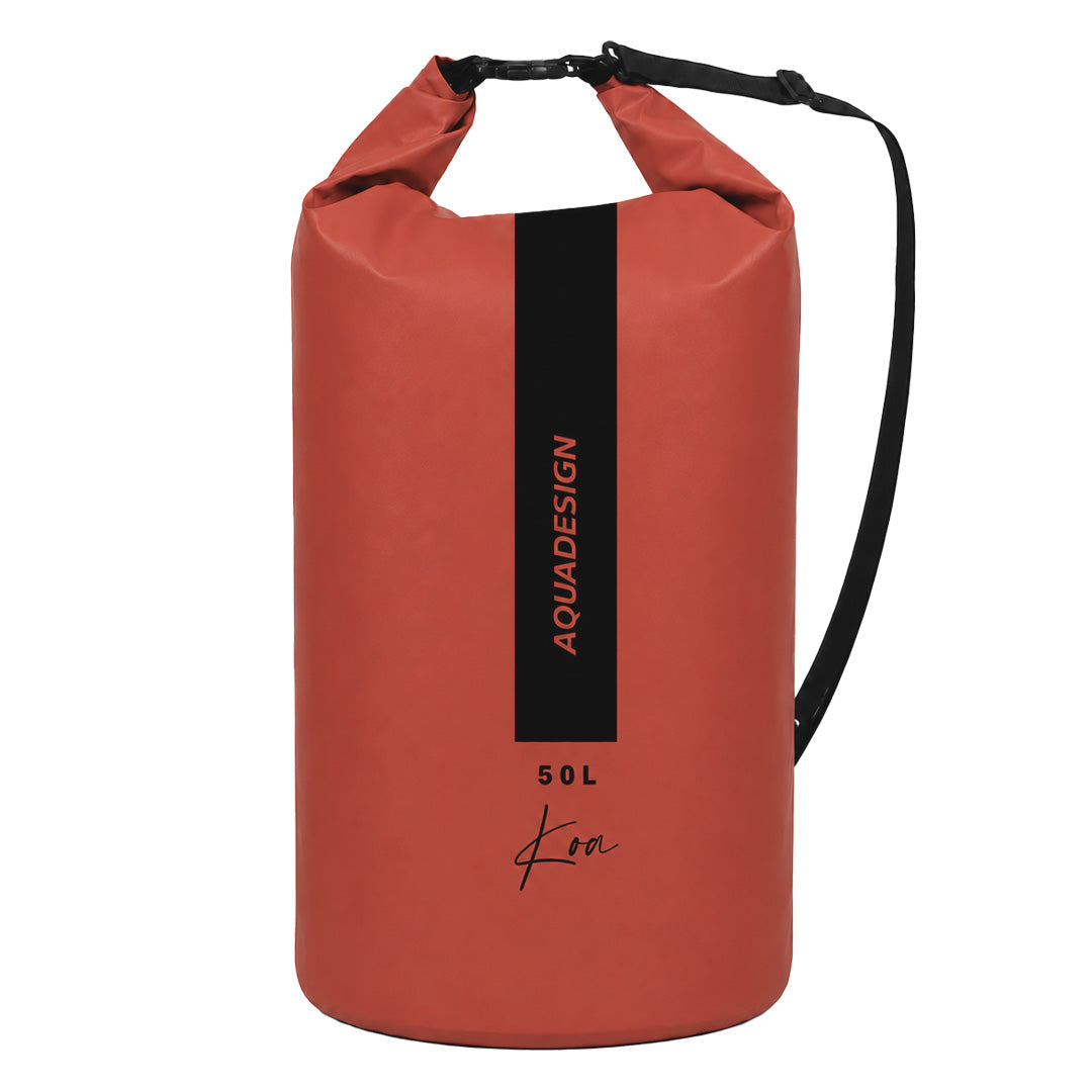 Sac étanche Koa 50L terracotta Aquadesign, vue de face, roll-top plié, sangle noire réglable